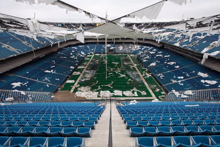 Stadionul „Silverdome” din Detroit înainte de demolare