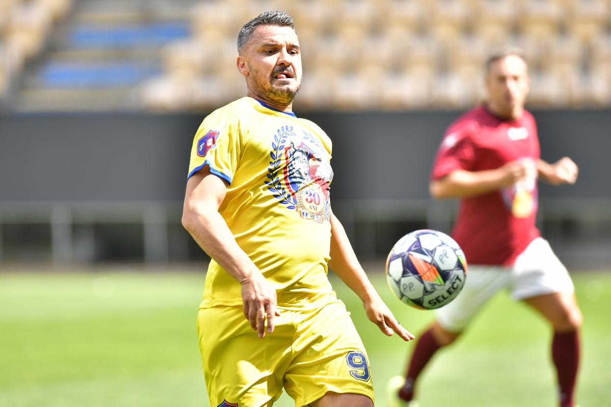 Show total la reeditarea XXL a Cupei României 1995, Petrolul – Rapid: „Ia liftul, «Vioară»!” + cum au „blătuit” partida și imagini inedite din meci și de la petrecere