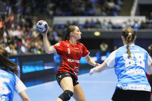 Larissa Nüsser în duelul cu CSM București / FOTO: Cristi Preda (GSP.ro)