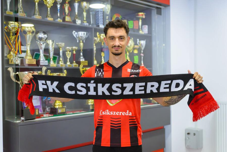 Albert Stahl a semnat cu Csikszereda/ foto: Facebook @FK Csikszereda Albert Stahl a revenit în Superliga: prezentat oficial