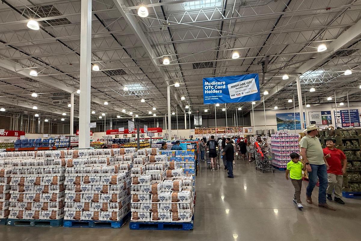 Totul e mai mare în Texas! Benzinării cu sute de pompe și hypermarketuri cât un stadion de fotbal