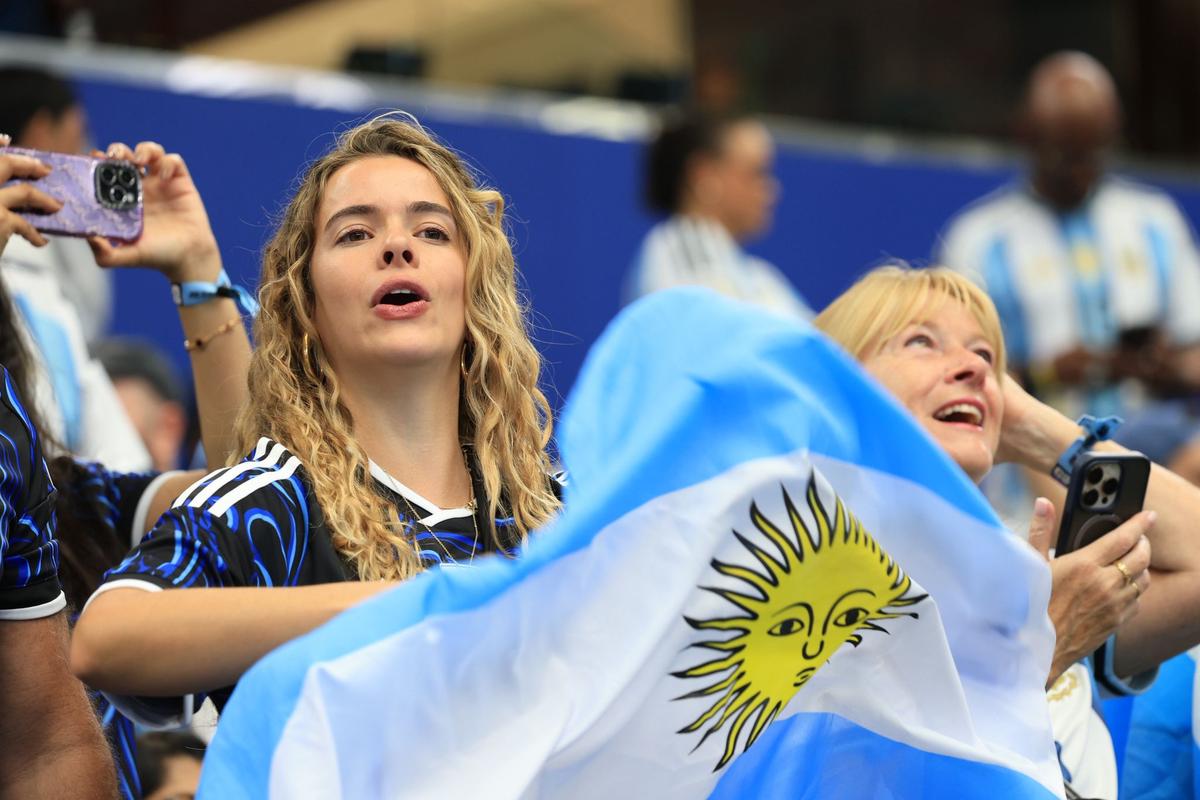 MESSI! MESSI! MESSI! » Cel mai mare fotbalist din istorie aduce o nouă victorie Argentinei, care se califică în 16-imi la Mondial!
