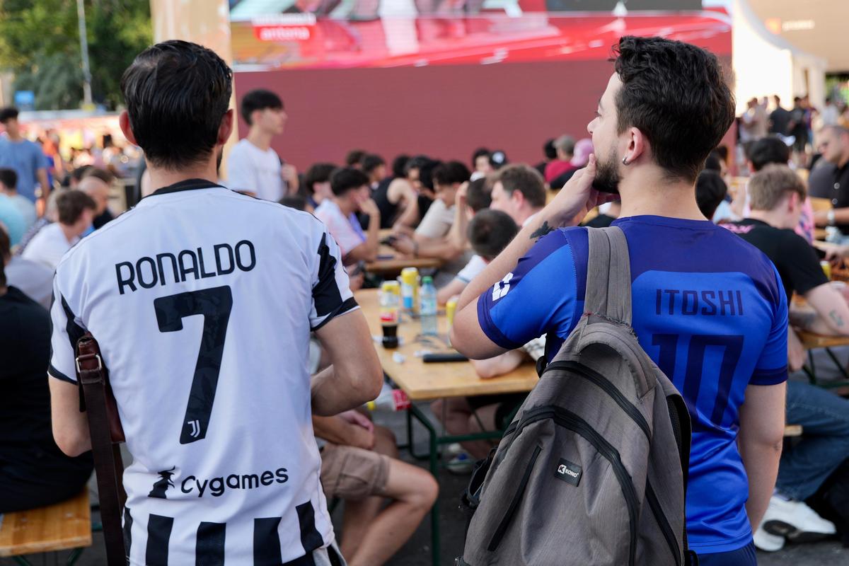 Cum s-a trăit la București meciul Argentinei cu Austria: frenezie pentru Messi în piața George Enescu