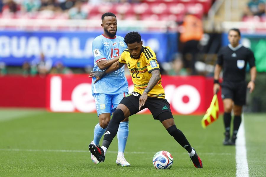 În 2022, Ronaldo Webster a debutat pentru prima reprezentativă a Jamaicăi. De atunci, e jucător de bază. Foto: Imago „Vreau să schimb viitorul familiei mele!” » Cine e noul fundaș al Universității Craiova: „diamantul” din Caraibe și-a transformat drama în carieră