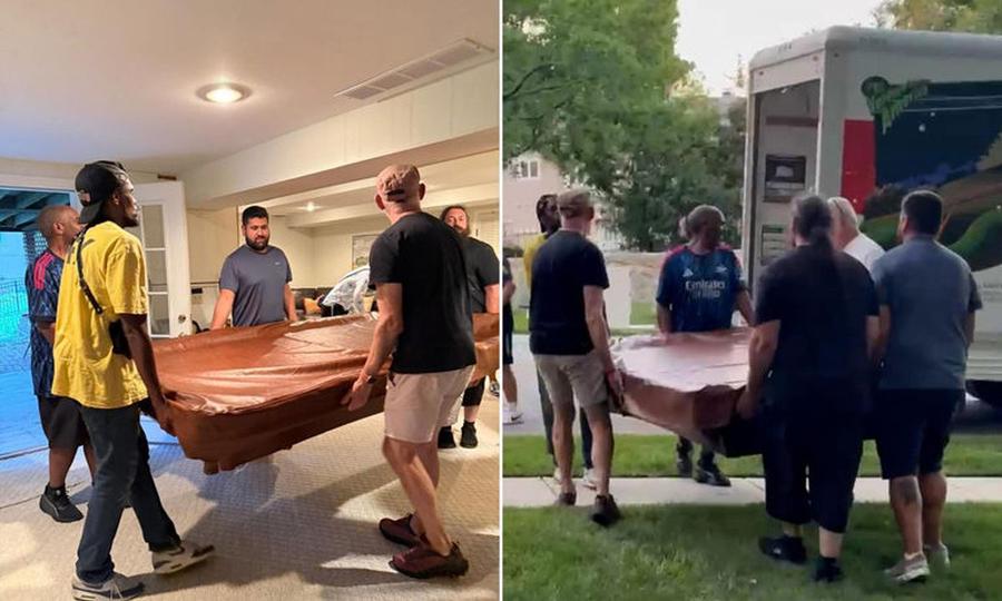 Pentru a luat masa de biliard de la Lynna Brown din Kansas a fost nevoie o echipă cu mulți mușchi / Foto: Instagram Englezii și-au cumpărat masă de biliard de la o bunică: „Era moștenire de familie, dar luăm bilete cu banii ăia!”