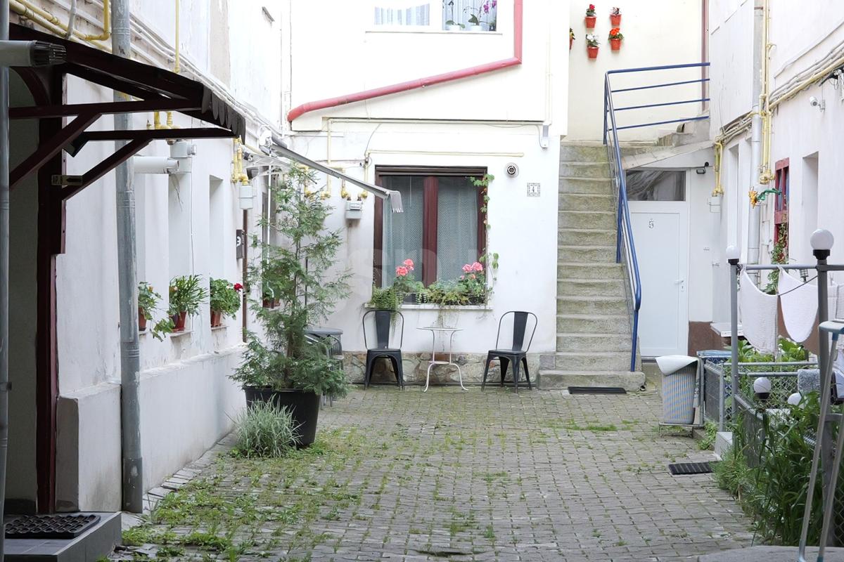 Cum arată casa unde a copilărit Ion Țiriac // foto: Andrei Furnigă (GSP)