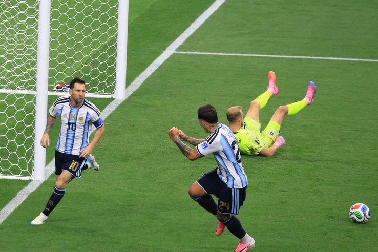 Lionel Messi marchează cu Austria // Ionuț Iordache (GSP)