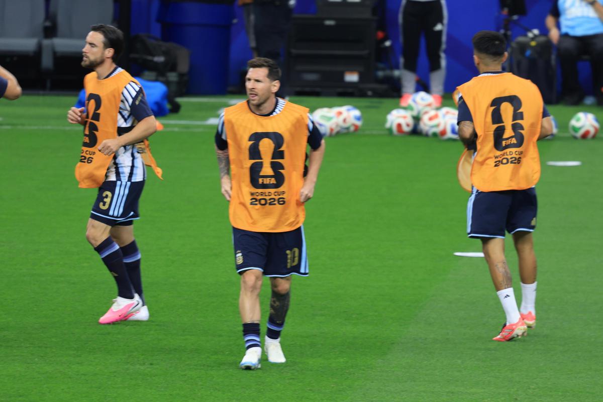 MESSI! MESSI! MESSI! » Cel mai mare fotbalist din istorie aduce o nouă victorie Argentinei, care se califică în 16-imi la Mondial!