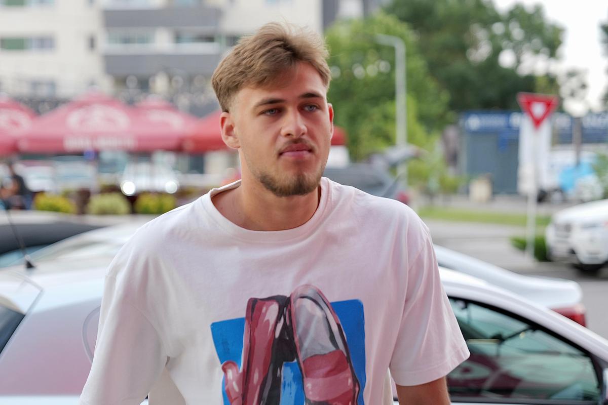 FCSB s-a reunit la prima oră » Numele noi și 5 absențe