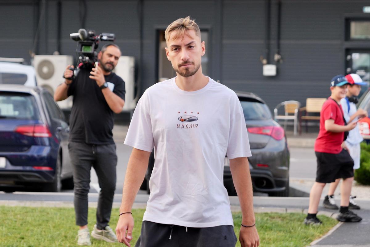 FCSB s-a reunit la prima oră » Numele noi și 5 absențe