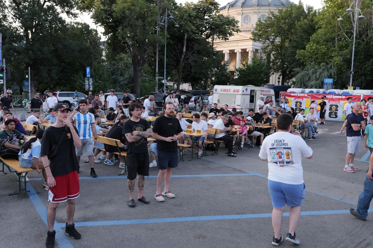Cum s-a trăit la București meciul Argentinei cu Austria: frenezie pentru Messi în piața George Enescu