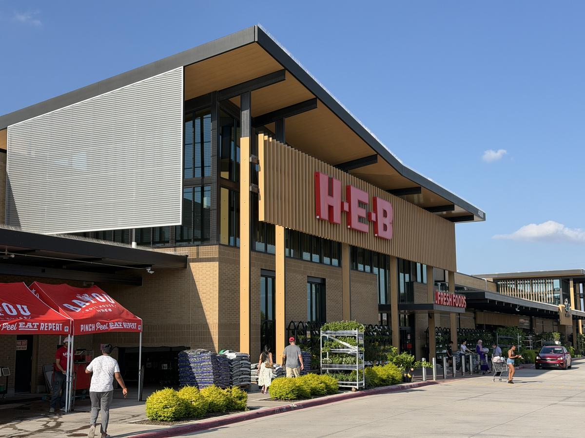 Imagini de la HEB