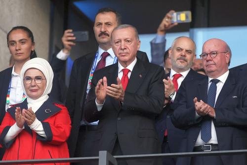 Recep Tayyip Erdogan (centru), președintele Turciei // FOTO: Getty Images