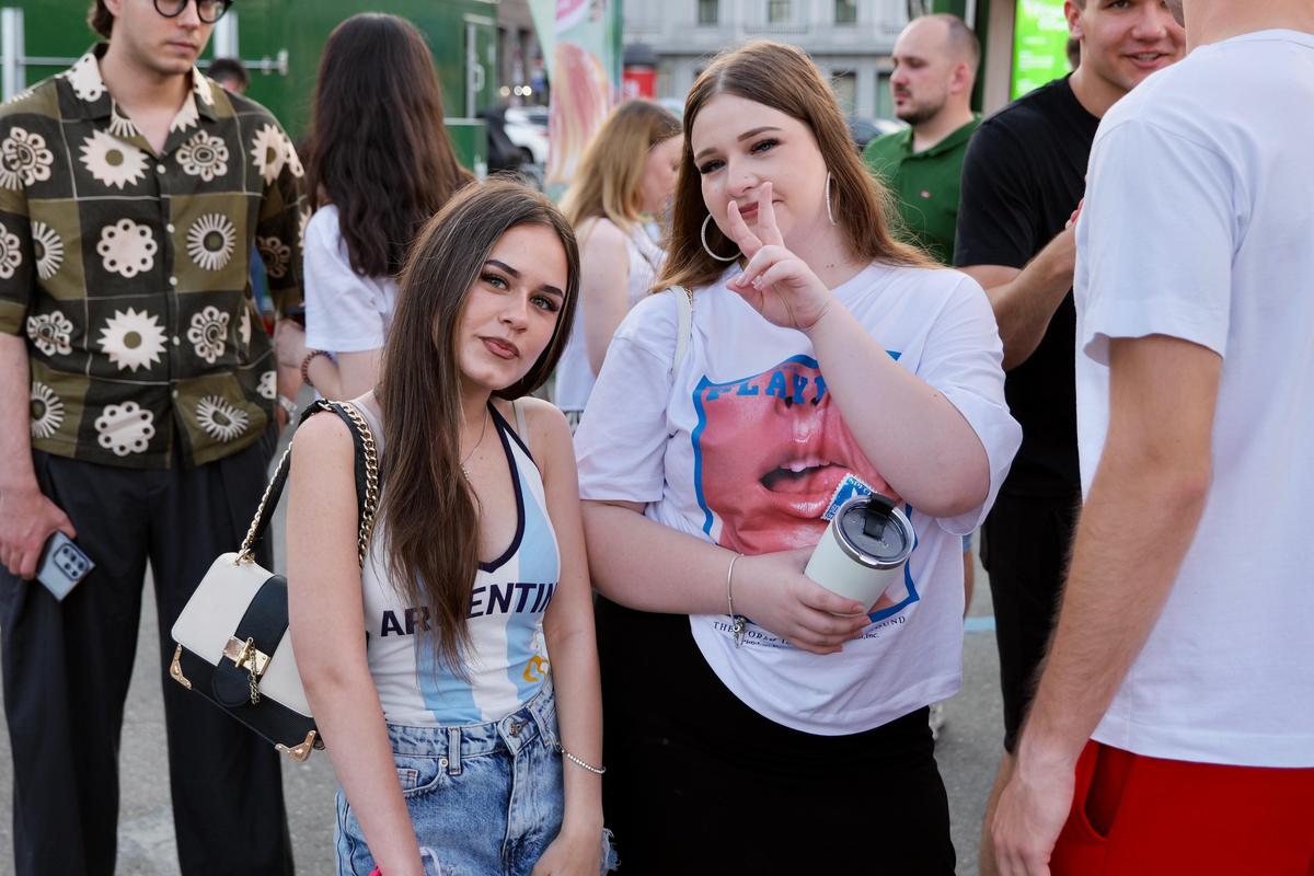 Cum s-a trăit la București meciul Argentinei cu Austria: frenezie pentru Messi în piața George Enescu