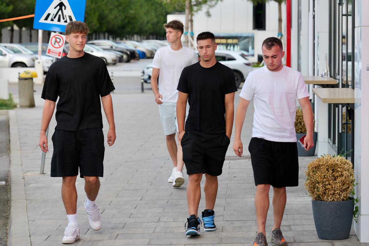 FCSB s-a reunit la prima oră » Numele noi și 5 absențe