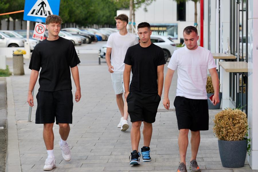 De la stânga la dreapta: Andrei Dăncuș, David Avram, David Popa și Mihai Toma // Reunire FCSB - 22 iunie 2026/ foto: Andrei Furnigă (GSP) Detaliul din lotul lui Dinamo: ce se întâmpla când s-a câștigat ultimul titlu + Puștiul de la FCSB care a bătut recordul