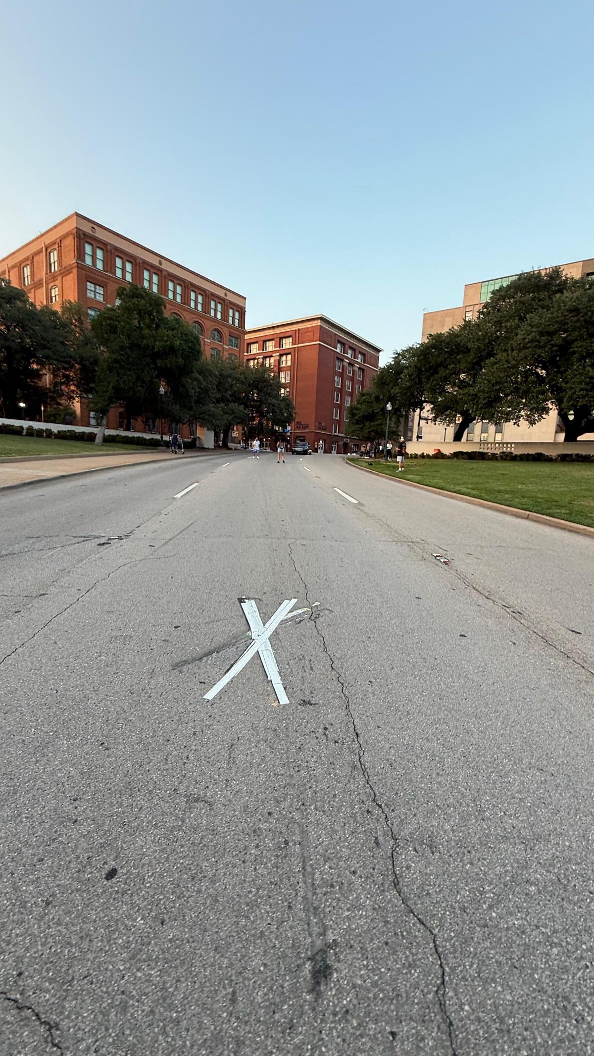 Dealey Plaza, locul în care a fost asasinat John F. Kennedy