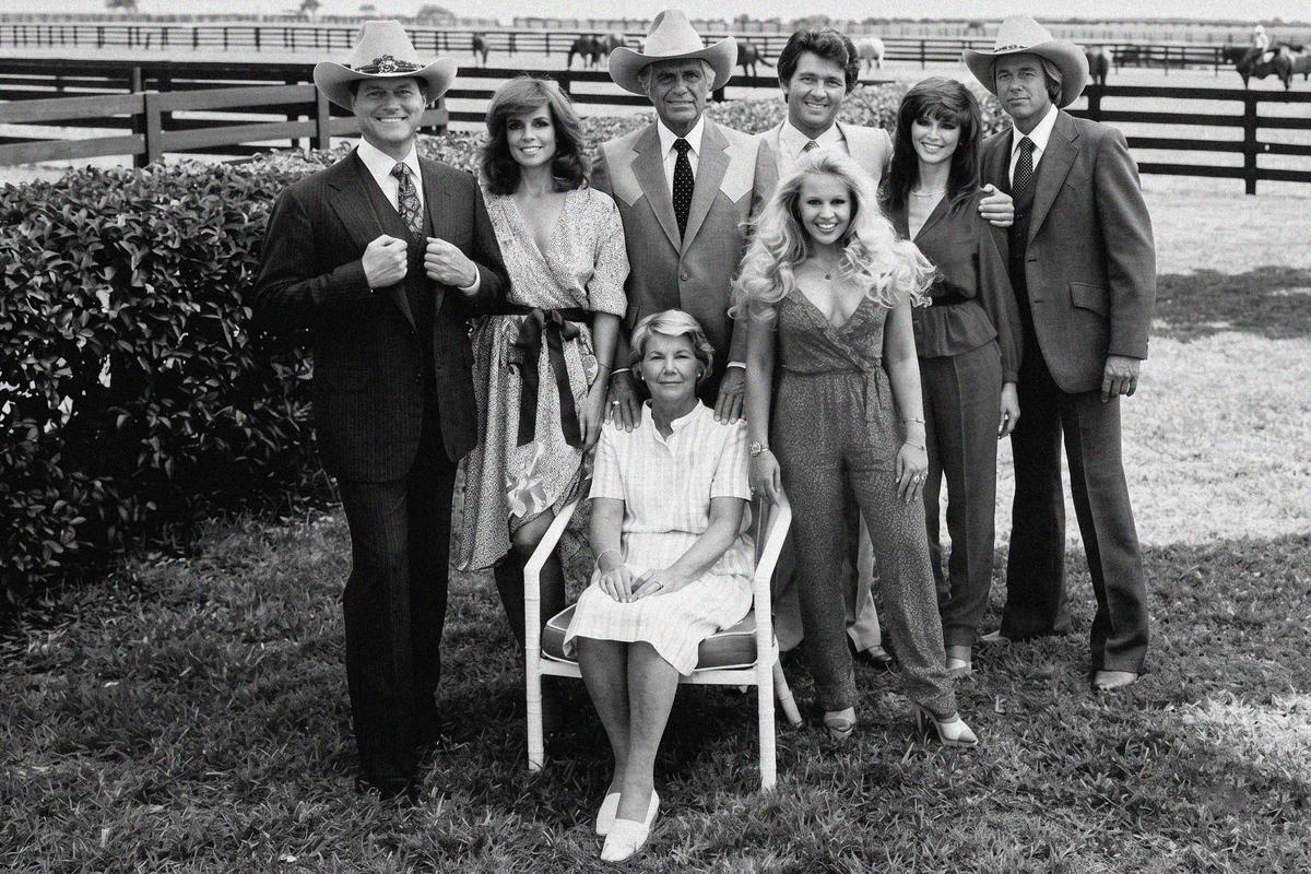 Acasă la J.R. Ewing, capul răutăților din serialul Dallas: cum e în realitate ferma Southfork, locul unde s-a născut capitalismul românesc