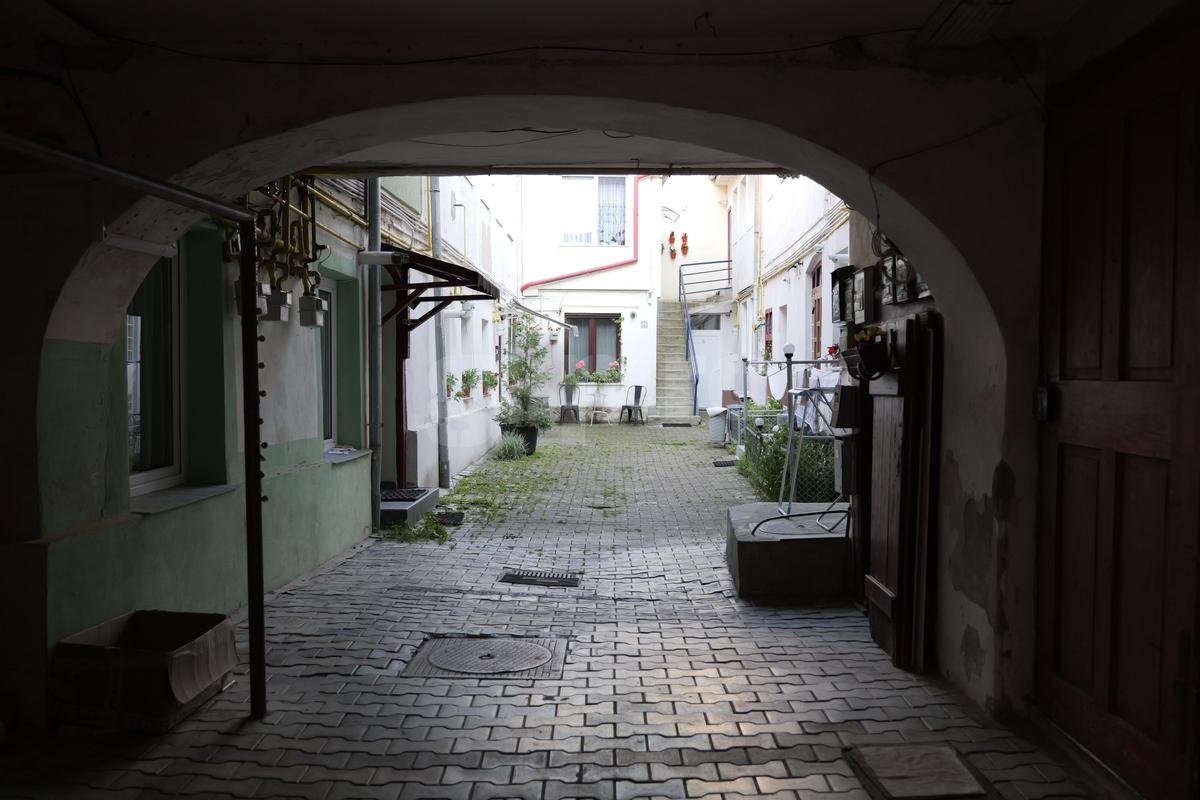 Cum arată casa unde a copilărit Ion Țiriac // foto: Andrei Furnigă (GSP)