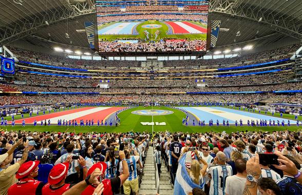 Dallas, tărâm sud-american » Fanii Argentinei au făcut show cu Austria + Shakira, apariție surpriză