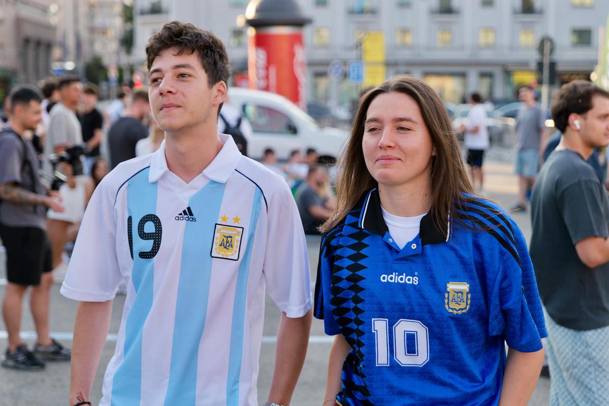 Cum s-a trăit la București meciul Argentinei cu Austria: frenezie pentru Messi în piața George Enescu