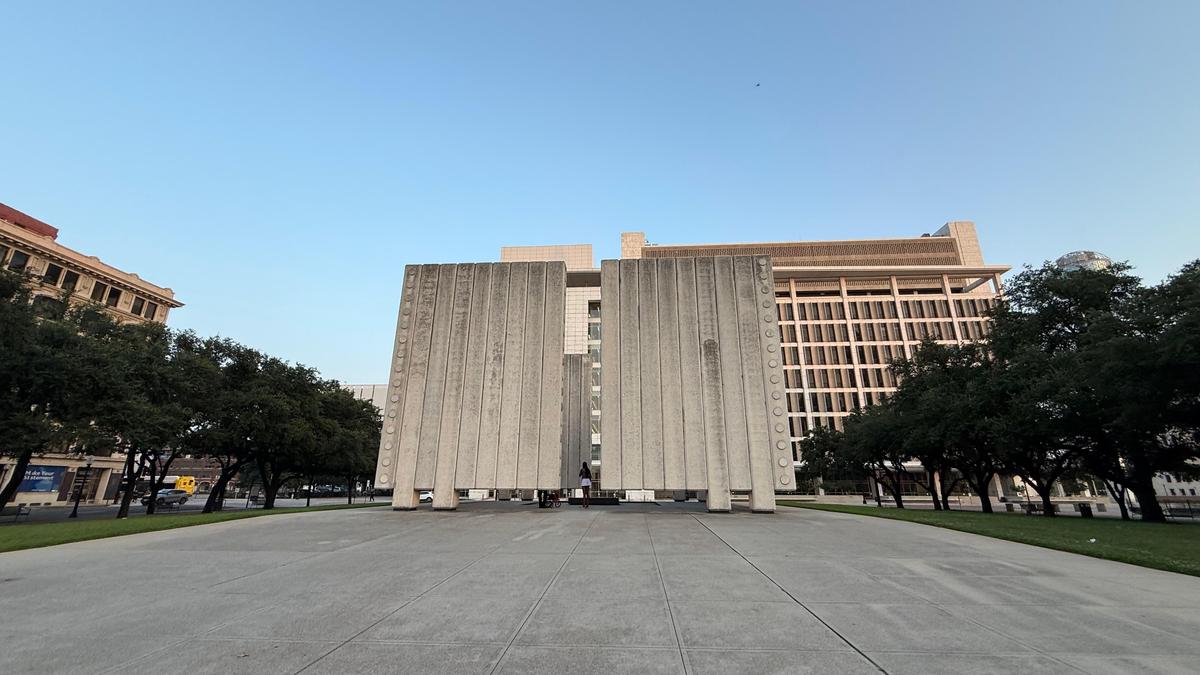 Dealey Plaza, locul în care a fost asasinat John F. Kennedy