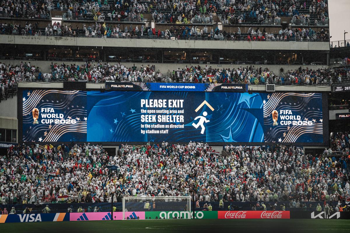 Franța - Irak, meci încheiat după aproape 4 ORE! Mbappe i-a răspuns cu o „dublă” lui  Messi