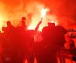 VIDEO + FOTO Fanii celor de la FCSB au făcut spectacol la baza din Berceni, după câștigarea Cupei României