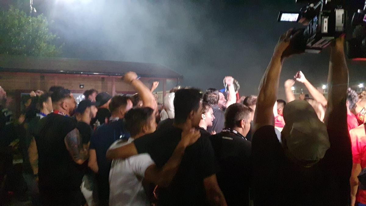 FCSB sărbătorește cu fanii