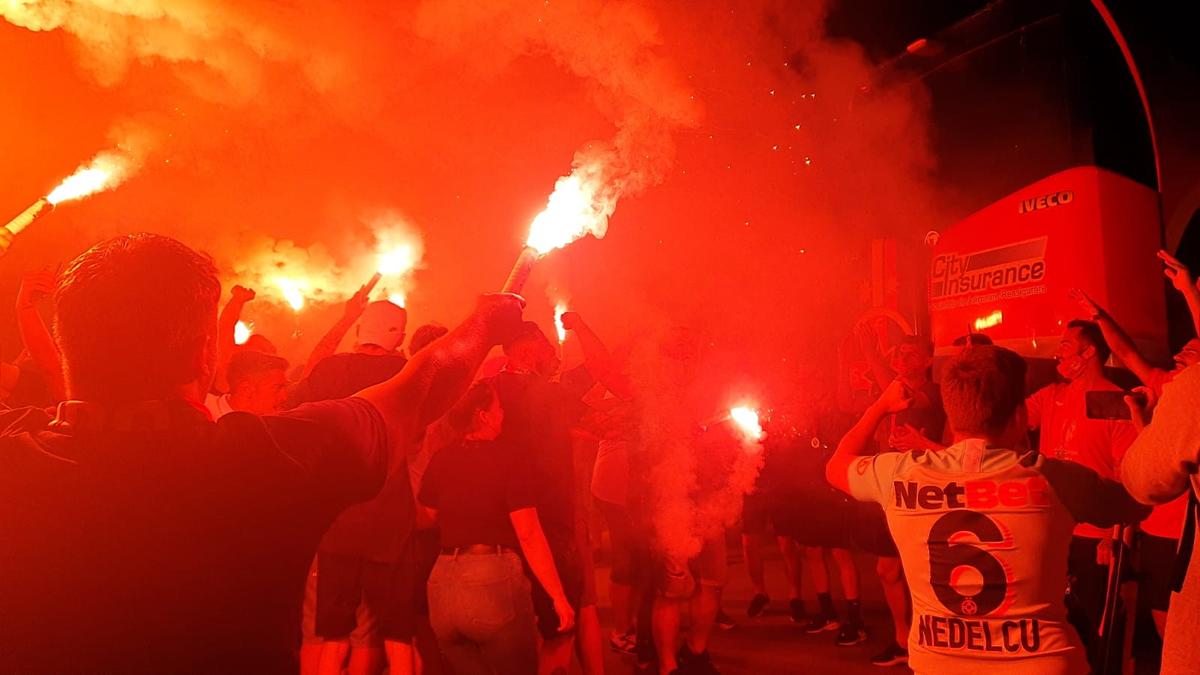 FCSB sărbătorește cu fanii