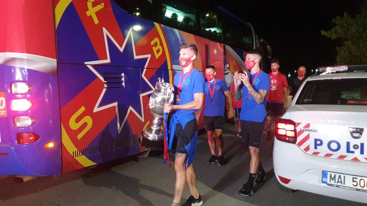 VIDEO SCANDALOS Jucătorii lui FCSB, scandări xenofobe după succesul cu Sepsi: „Ne p***m pe Ungaria voastră! Să-ți dăm la m**e, bozgore!”