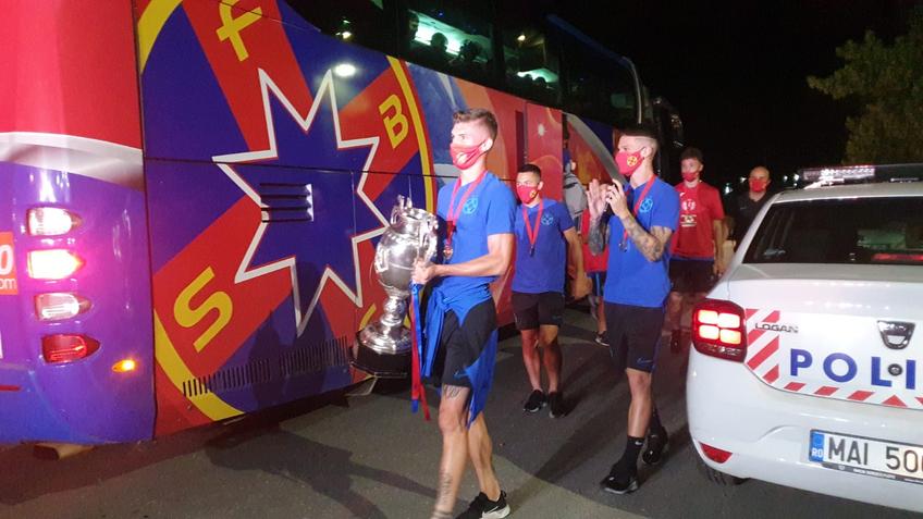 Jucătorii de la FCSB au avut scandări xenofobe