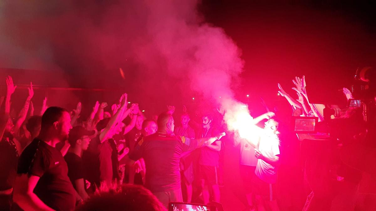 FCSB sărbătorește cu fanii
