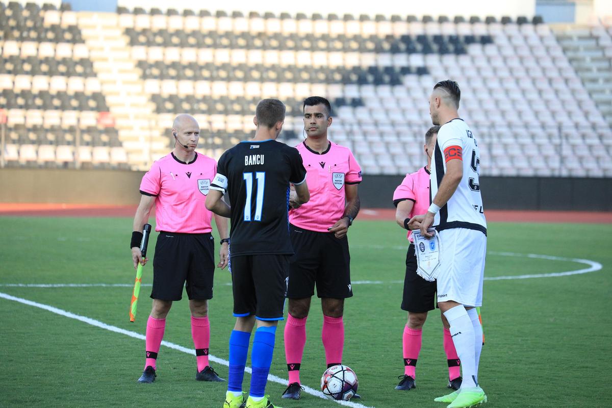 Fanii lui CSU Craiova n-au mai rezistat, după eșecul din Albania: „Demisia” » Și jucătorii au fost luați la rost: „Jaloane! Doar el e fotbalist”