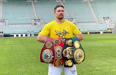 Campionul mondial de box la categoria grea se apucă de fotbal! Cu ce echipă a semnat și când debutează