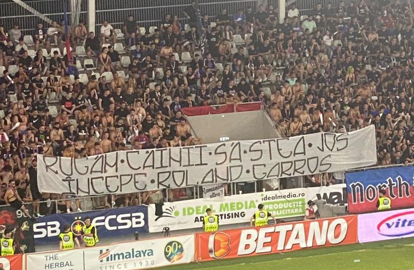 Galeriile s-au înghesuit pe arena Arcul de Triumf la derby-ul dintre FCSB și Dinamo, dar mesajele piperate și scenografiile inventive nu au lipsit.