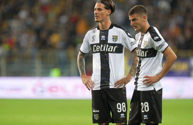 Atenție, Man și Mihăilă! Parma caută o extremă în mercato: „Nu garantează din punct de vedere al rezistenței”