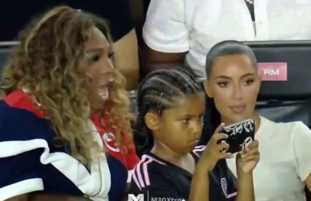 Ce făcea Kim Kardashian în timpul golului marcat de Messi pentru Miami » Serena Williams i-a atras imediat atenția