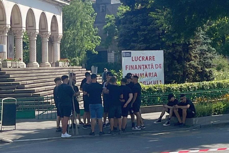 Ultrașii FCSB sunt deja în zona de lângă „Arcul de Triumf” / foto: GSP FCSB a avut nevoie de 5 minute de vis ca să o „capseze” pe Dinamo! „Câinii” au sperat pe final