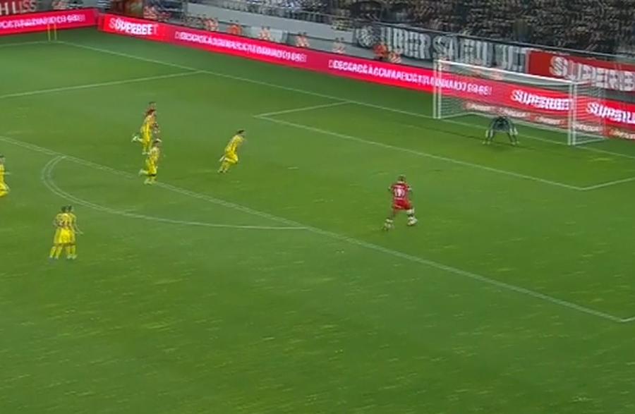Abdallah, lăsat singur de adversari la primul gol al lui Dinamo cu Petrolul Fostul fotbalist al Stelei, discurs fără milă după Dinamo - Petrolul: „Echipă de maidan, de «la țară»”