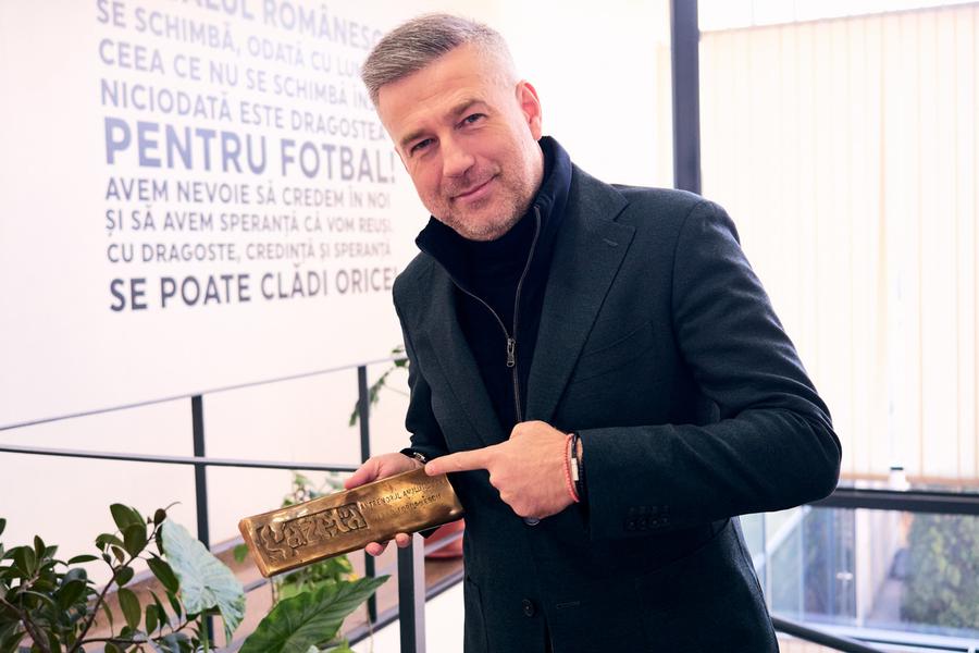 Edward Iordănescu, antrenorul anului 2023 în Ancheta Gazetei Sporturilor Detalii EXPLOZIVE de la discuțiile „prăbușite” dintre Răzvan Burleanu și Edi Iordănescu » Toate motivele plecării selecționerului: „A fost total ostil, NU se mai poate!”