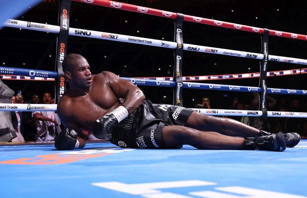 Daniel Dubois a participat la o petrecere organizată de tatăl lui, înainte să fie pus la podea de Oleksandr Usyk