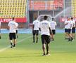 Fotbaliștii au ajuns la stadion pentru Shkendija - FCSB  /  FOTO: Andrei Furnigă (GSP.ro)