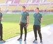 Fotbaliștii au ajuns la stadion pentru Shkendija - FCSB  /  FOTO: Andrei Furnigă (GSP.ro)