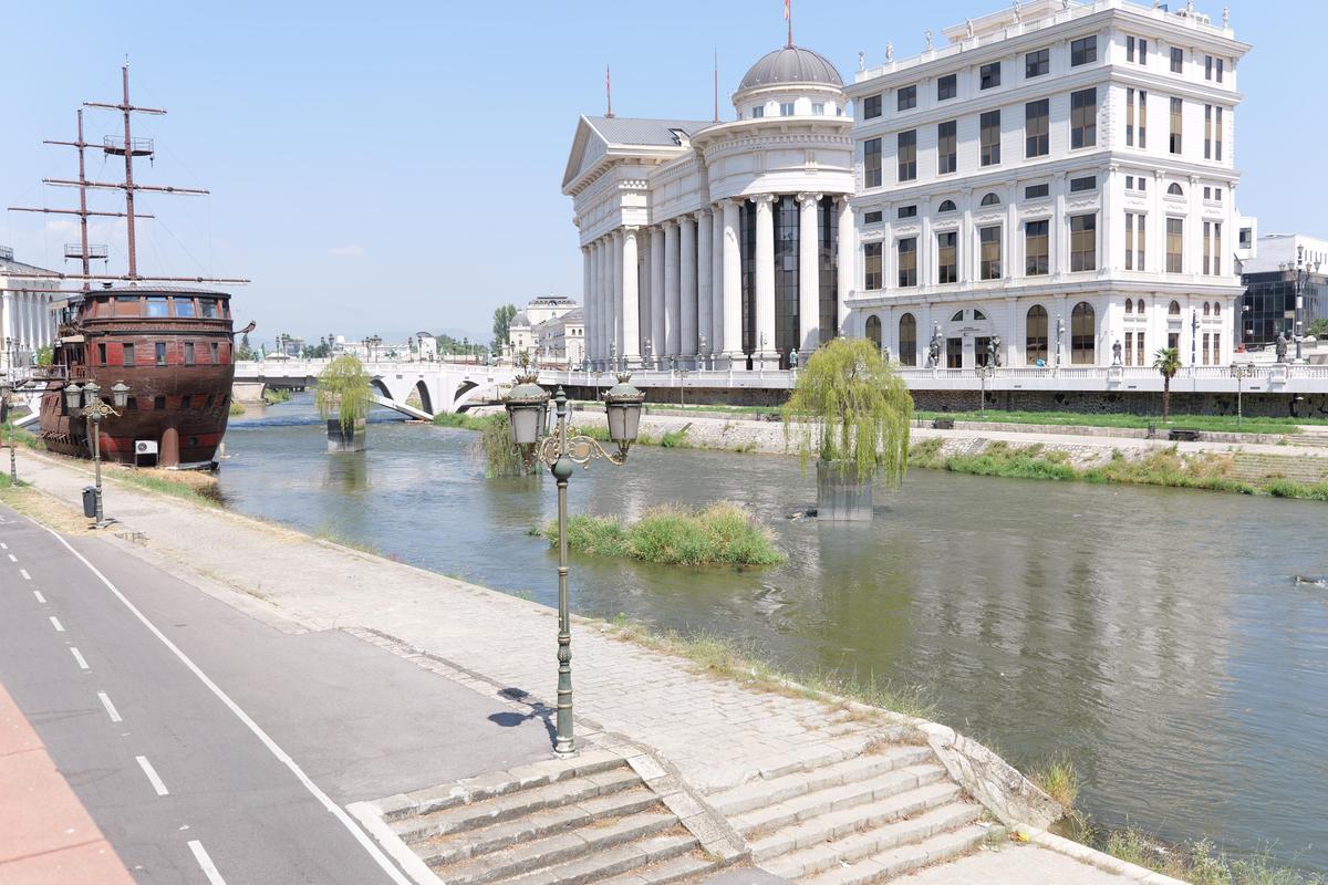 Imagini de pe străzile din Skopje înaintea meciului Shkendija - FCSB // foto: Andrei Furnigă (GSP)