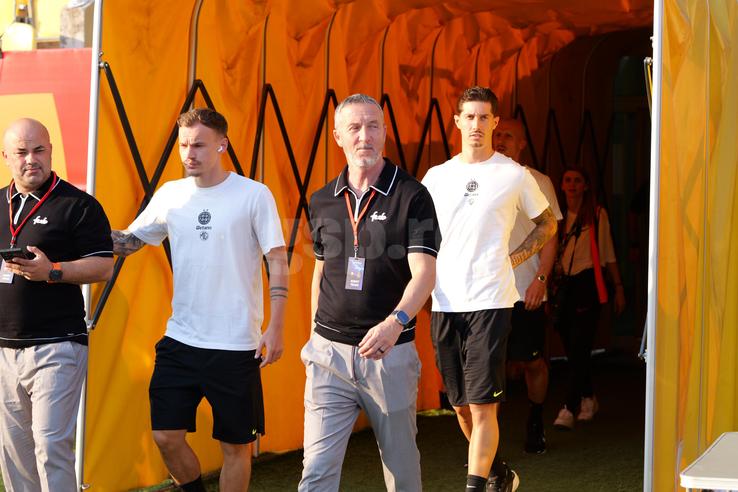 Fotbaliștii au ajuns la stadion pentru Shkendija - FCSB  / Mihai Stoica / FOTO: Andrei Furnigă (GSP.ro)