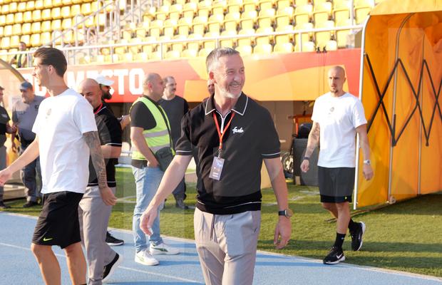 Reacția lui Mihai Stoica când a pășit pe gazonul de la Skopje: „Mamă...”