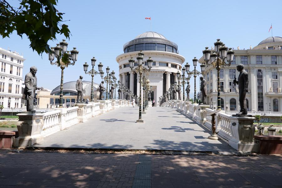Halta Skopje » Campioana României, în capitala statuilor! Doar 2 fotbaliști au înfruntat azi canicula + prețurile în comparație cu București