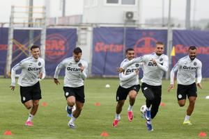 FCSB, antrenament cu zâmbetul pe buze înaintea debutului în Conference » Doi fotbaliști s-au pregătit separat