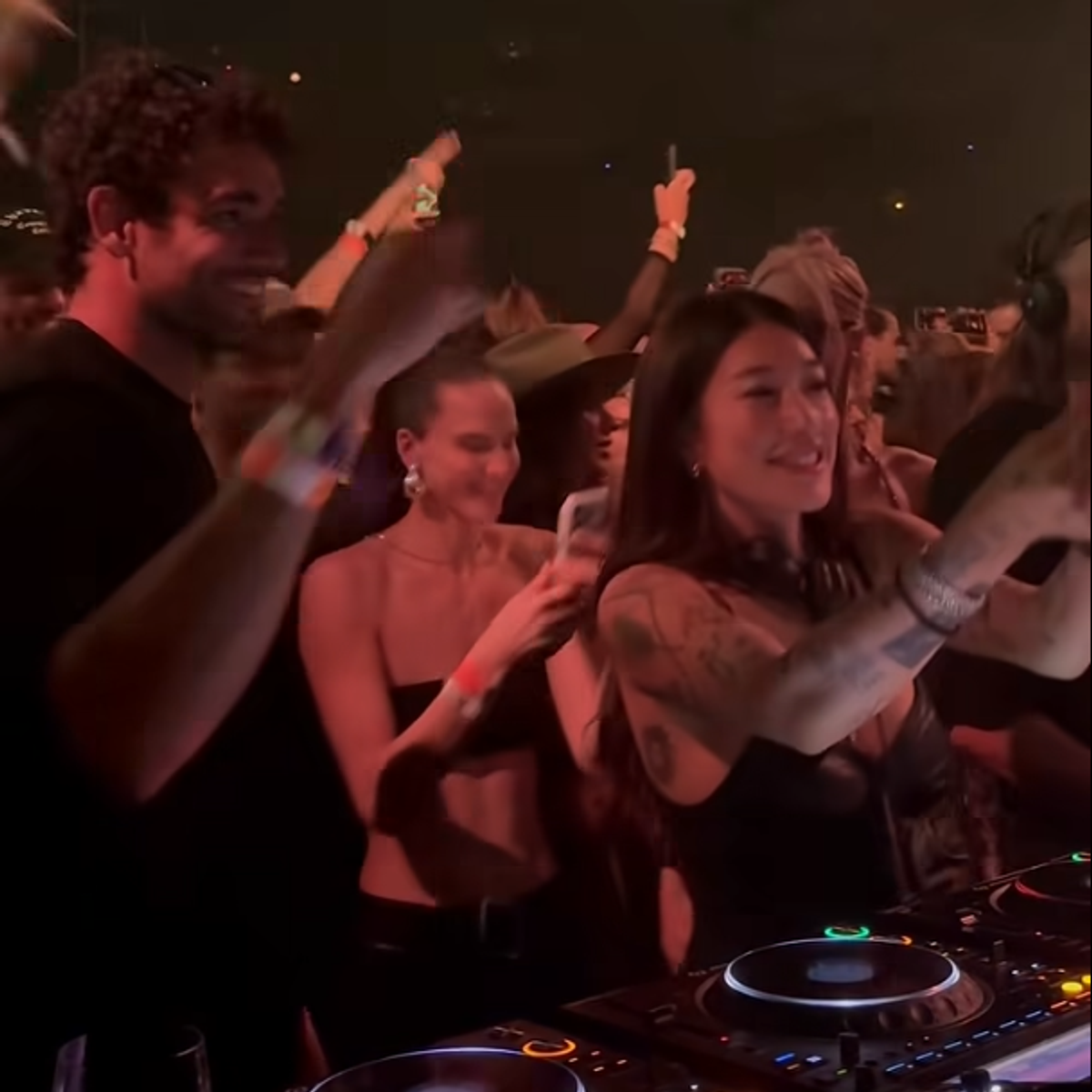 Starul din ATP, petrecere dezlănțuită în Ibiza cu celebra Peggy Gou